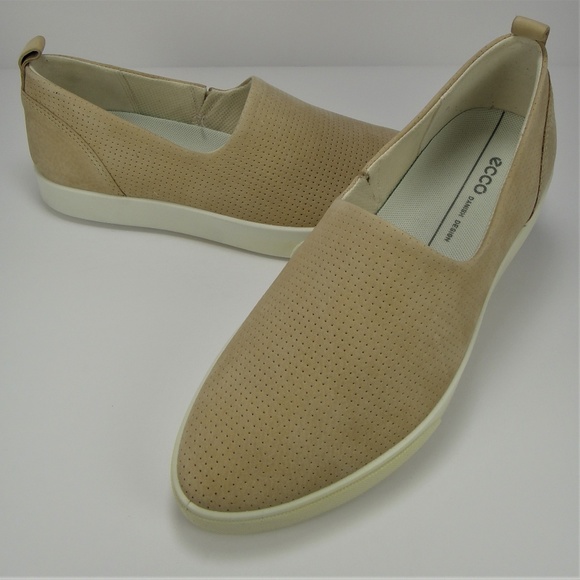 ecco women's gillian casual slip on sneaker